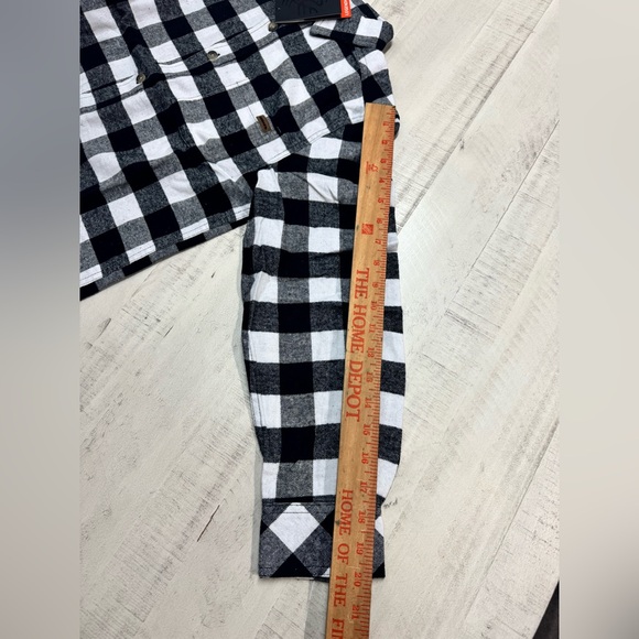 Legendary Whitetails lumberjack flannel long sleeve button down shirt - Picture 5 of 7